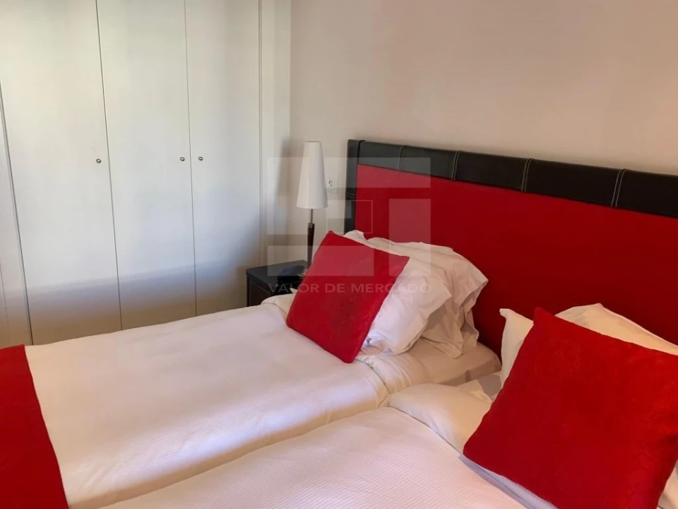Apartamento T2 para Venda em Quarteira Foto 9