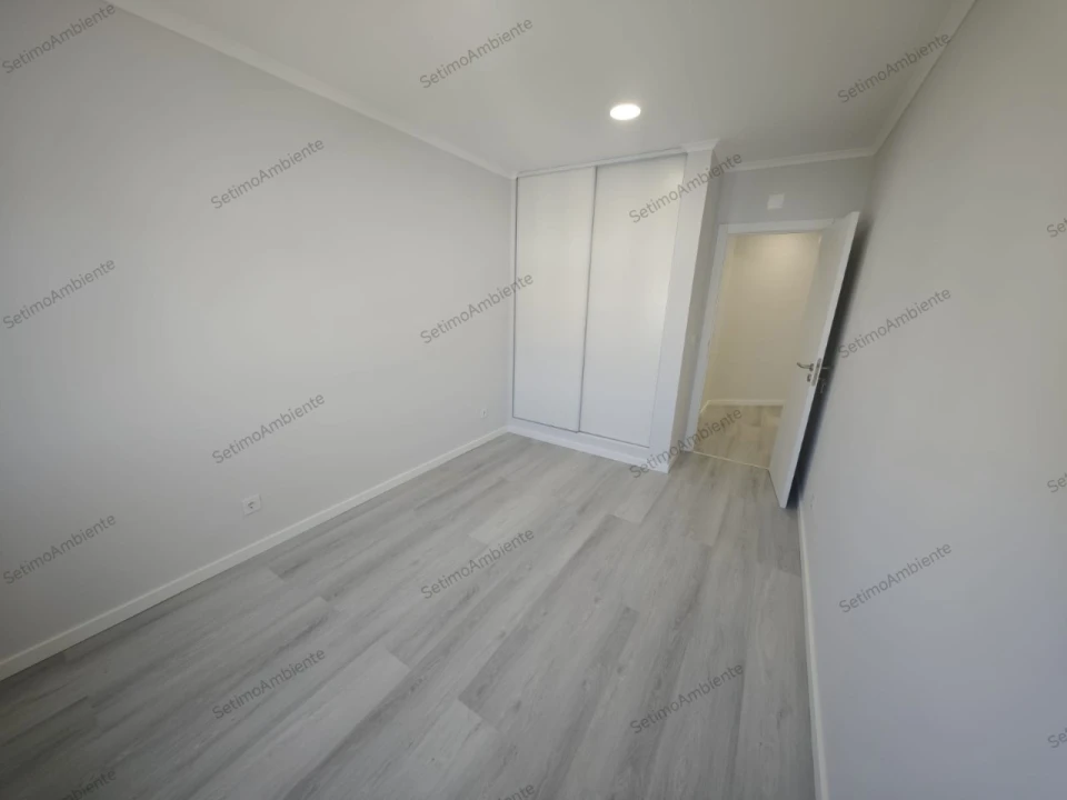 Apartamento T4 para Venda em Amora Foto 13