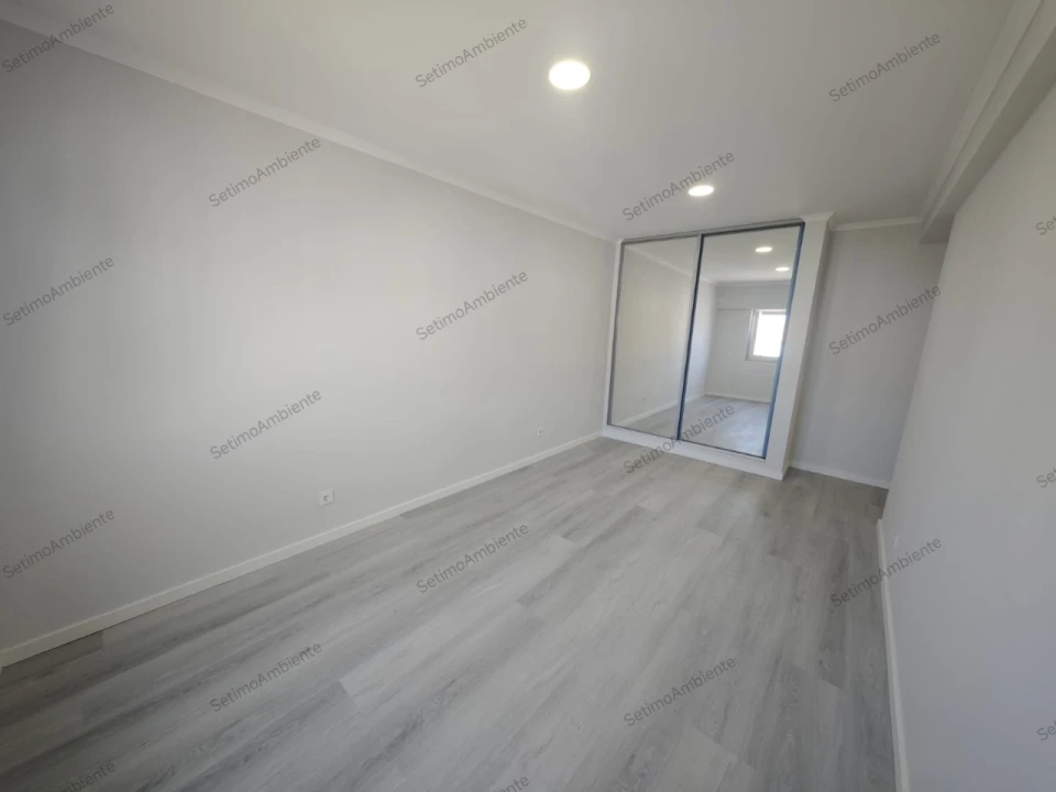 Apartamento T4 para Venda em Amora Foto 15