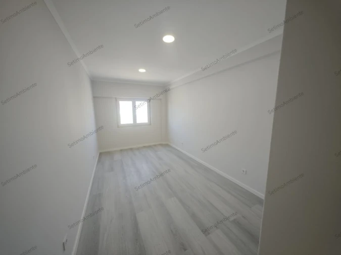 Apartamento T4 para Venda em Amora Foto 12