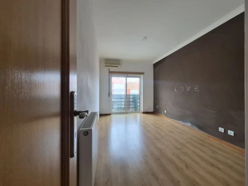 Apartamento T2 para Venda em Laranjeiro e Feijó