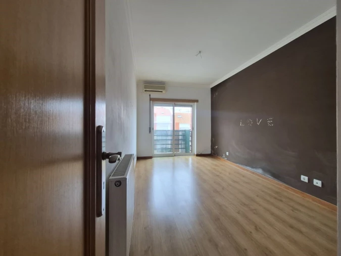 Apartamento T2 para Venda em Laranjeiro e Feijó Foto 17