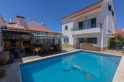 Moradia T4 para Venda em Alenquer (Santo Estêvão e Triana)