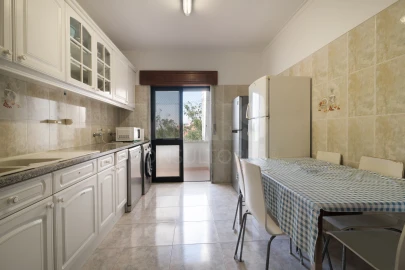 Apartamento T5 para Venda em Algueirão-Mem Martins