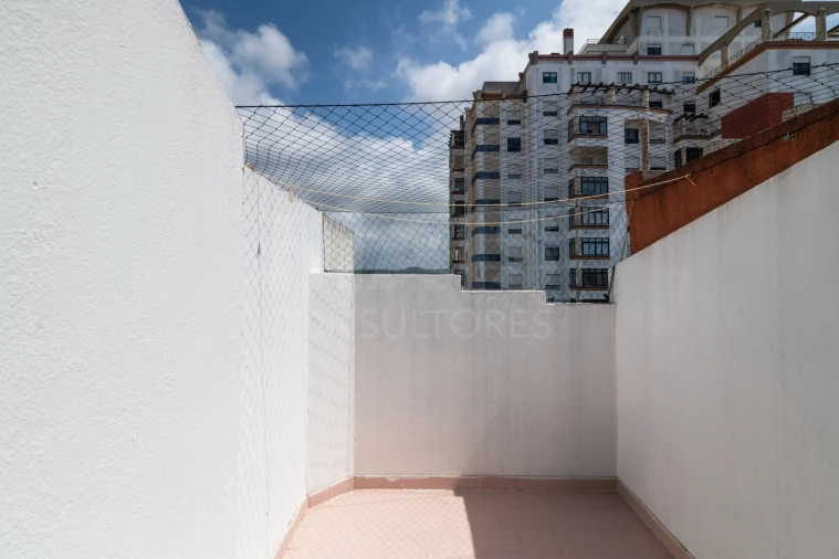 Apartamento T5 para Venda em Algueirão-Mem Martins Foto 8