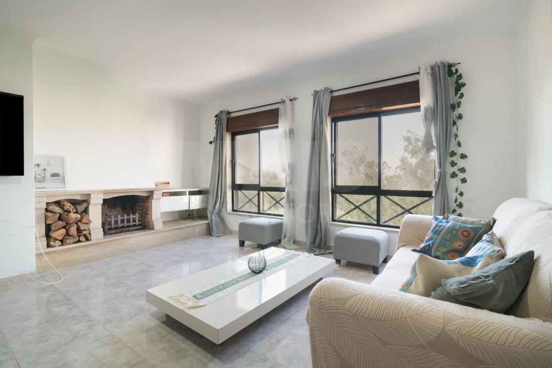 Apartamento T5 para Venda em Algueirão-Mem Martins Foto 6