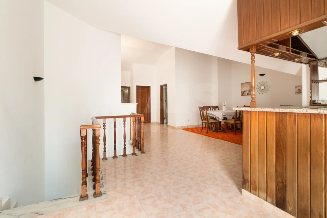 Apartamento T5 para Venda em Algueirão-Mem Martins Foto 10