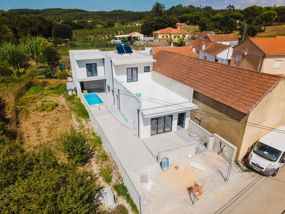 Moradia T3 para Venda em Alguber Foto 1