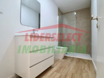 Moradia T3 para Venda em Santa Maria, São Pedro e Matacães