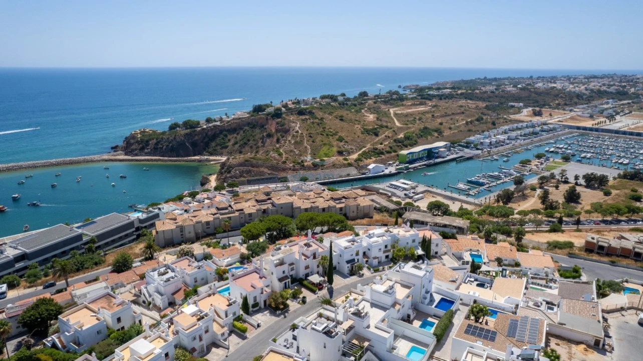 Moradia T3 para Venda em Albufeira e Olhos de Água Foto 2