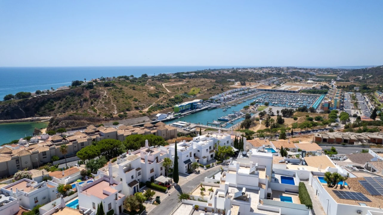 Moradia T3 para Venda em Albufeira e Olhos de Água Foto 4