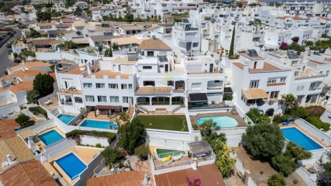 Moradia T3 para Venda em Albufeira e Olhos de Água