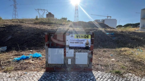 Terreno para Venda em Vialonga