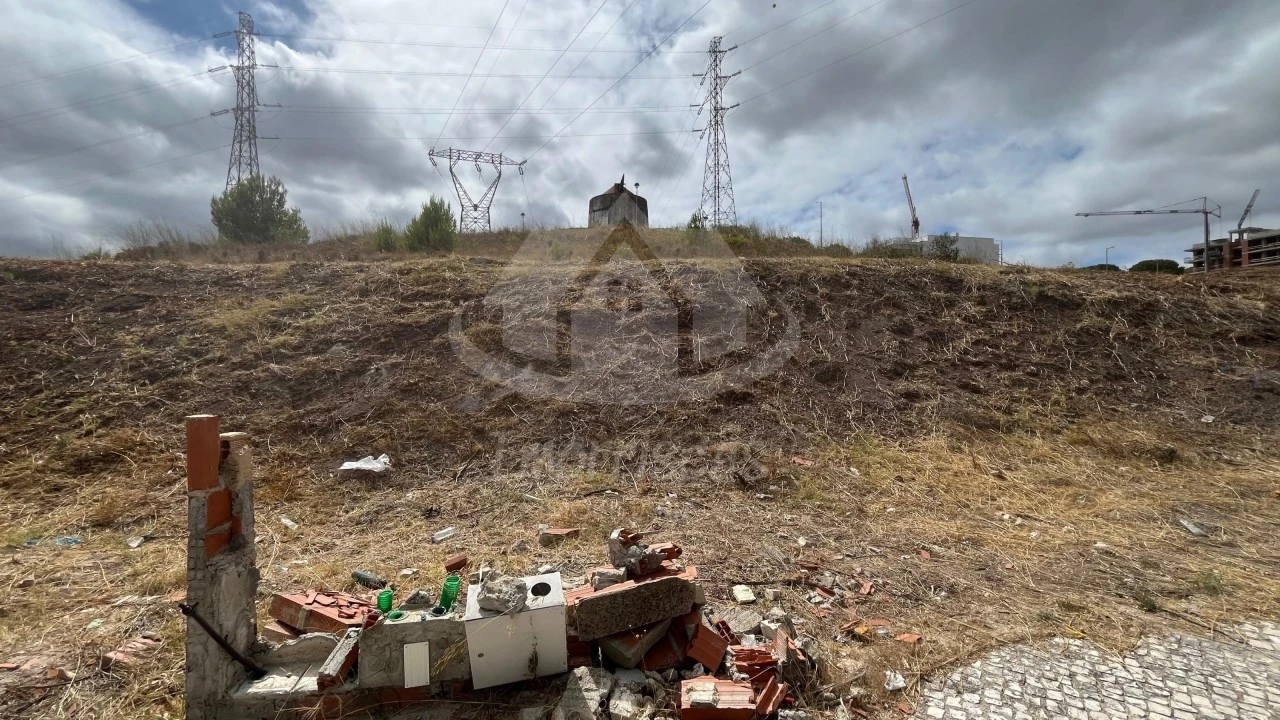 Terreno para Venda em Vialonga Foto 1