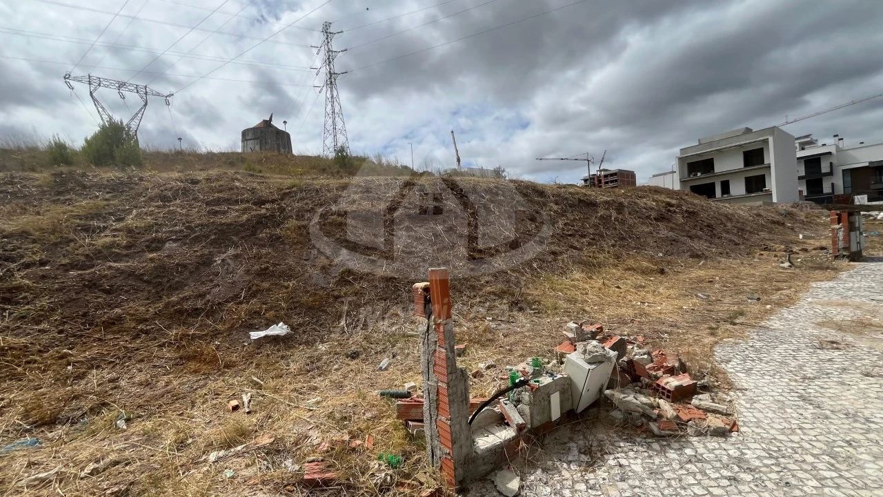 Terreno para Venda em Vialonga Foto 3