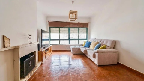 Apartamento T3 para Venda em Marvila, Ribeira Santarém, São Salvador, São Nicolau