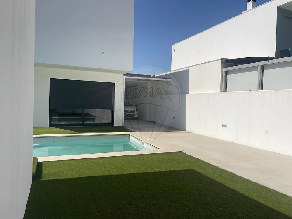 Moradia T4 para Venda em Marvila, Ribeira Santarém, São Salvador, São Nicolau Foto 9