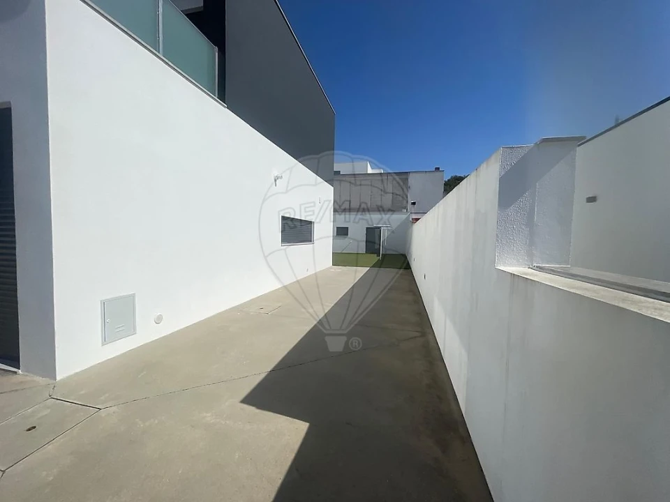 Moradia T4 para Venda em Marvila, Ribeira Santarém, São Salvador, São Nicolau Foto 6