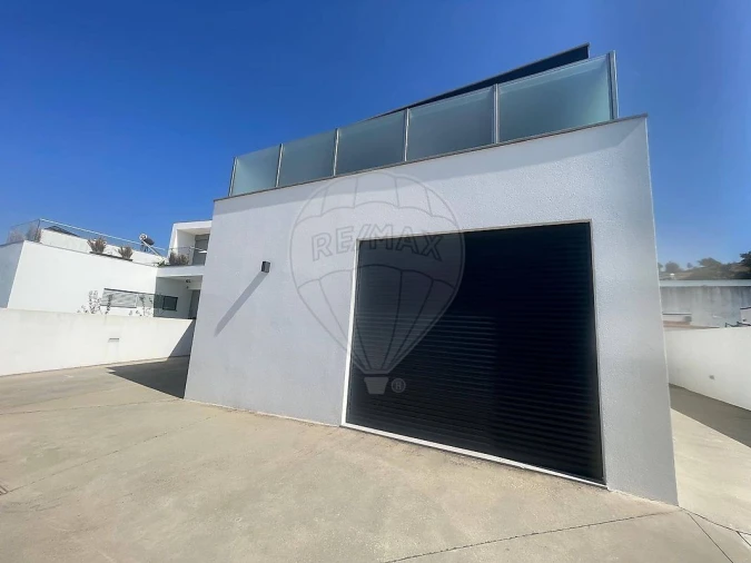 Moradia T4 para Venda em Marvila, Ribeira Santarém, São Salvador, São Nicolau Foto 3