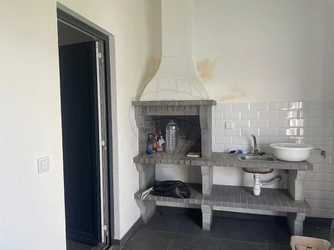 Moradia T4 para Venda em Marvila, Ribeira Santarém, São Salvador, São Nicolau Foto 2