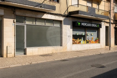 Loja para Venda em Baixa da Banheira e Vale da Amoreira