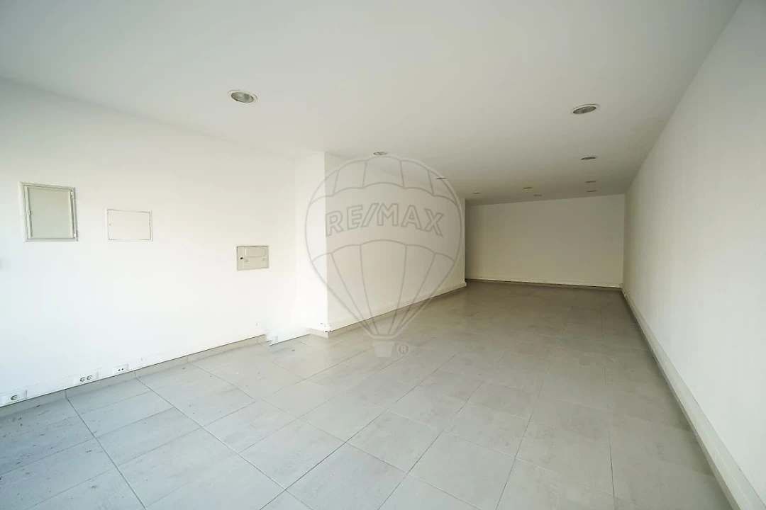 Loja para Venda em Baixa da Banheira e Vale da Amoreira Foto 4