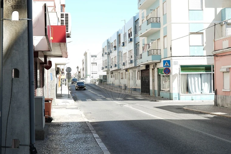 Loja para Venda em Baixa da Banheira e Vale da Amoreira Foto 6