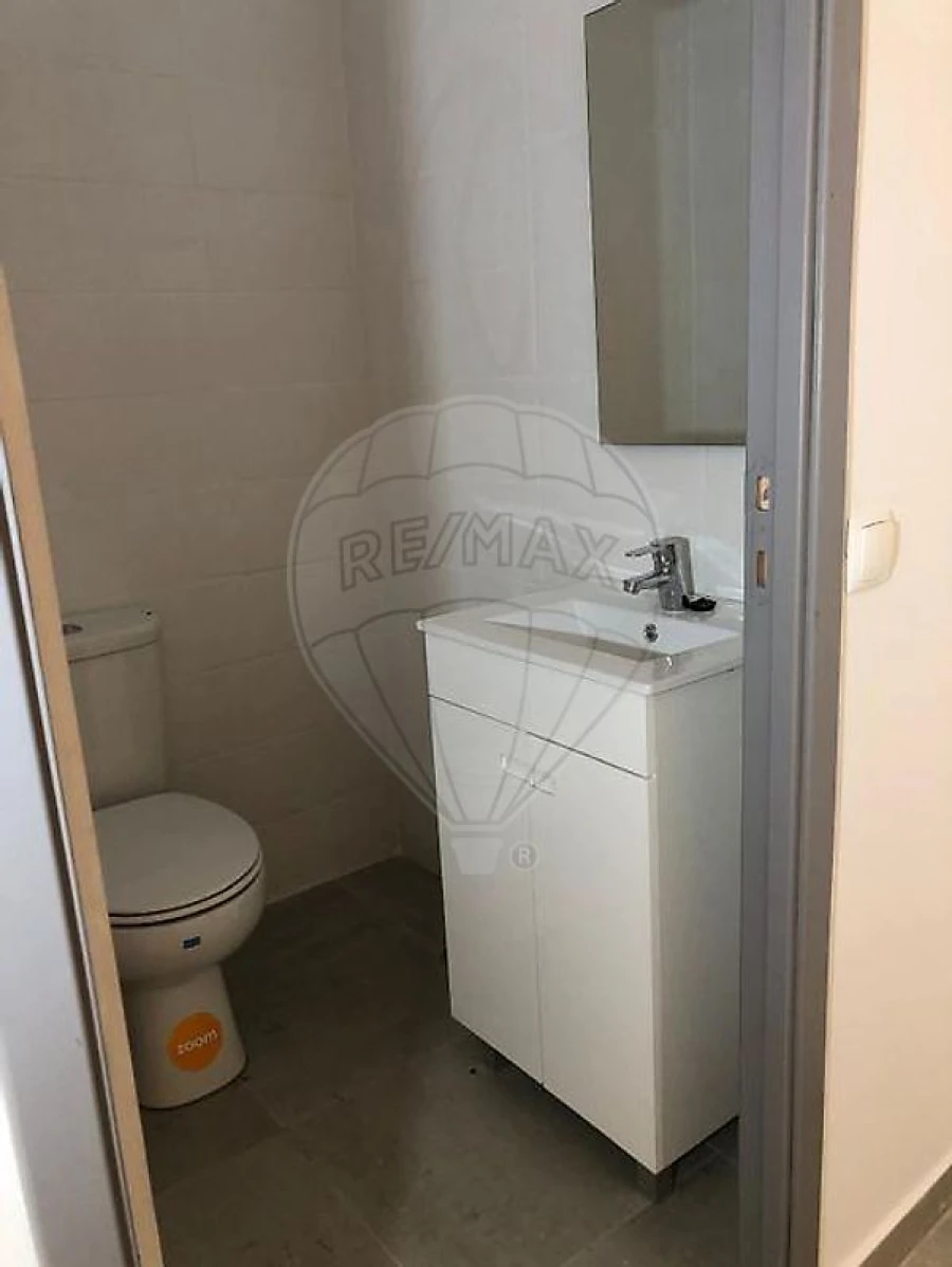 Loja para Venda em Baixa da Banheira e Vale da Amoreira Foto 2