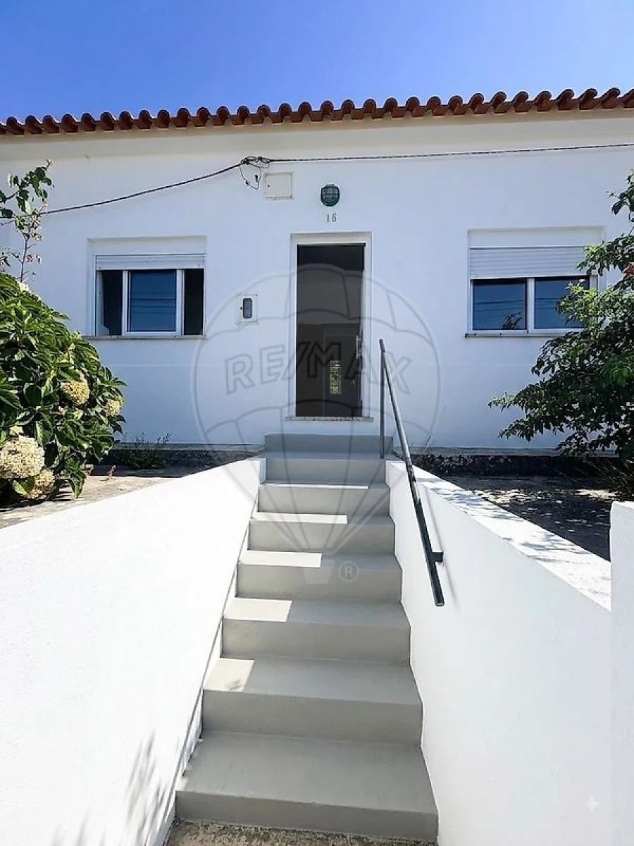 Moradia T2 para Arrendamento em Quinta do Anjo Foto 4