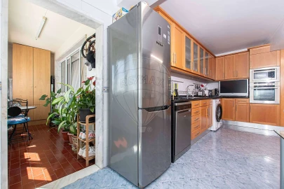 Apartamento T3 para Venda em Póvoa de Santo Adrião e Olival Basto