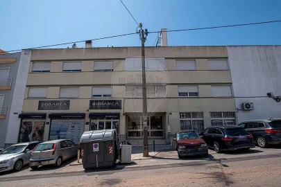Apartamento T3 para Venda em Póvoa de Santo Adrião e Olival Basto