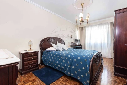 Apartamento T3 para Venda em Póvoa de Santo Adrião e Olival Basto