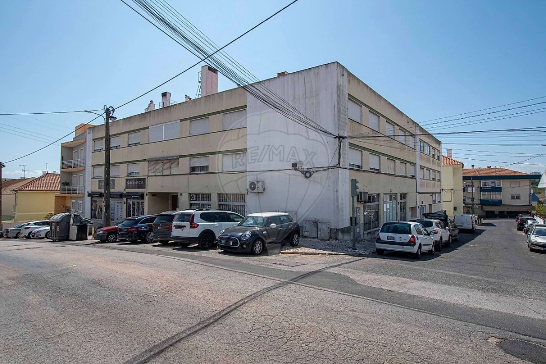 Apartamento T3 para Venda em Póvoa de Santo Adrião e Olival Basto Foto 32