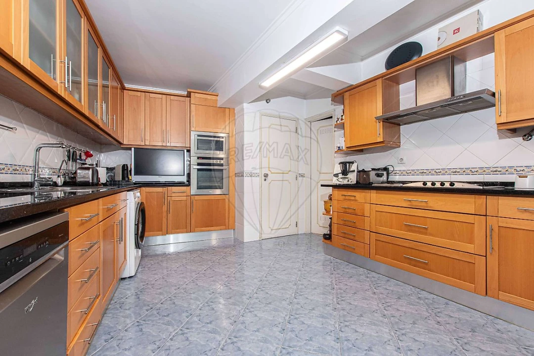 Apartamento T3 para Venda em Póvoa de Santo Adrião e Olival Basto Foto 13