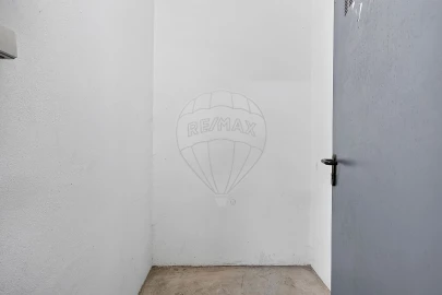 Garagem para Venda em Marvila, Ribeira Santarém, São Salvador, São Nicolau
