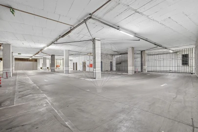 Garagem para Venda em Marvila, Ribeira Santarém, São Salvador, São Nicolau