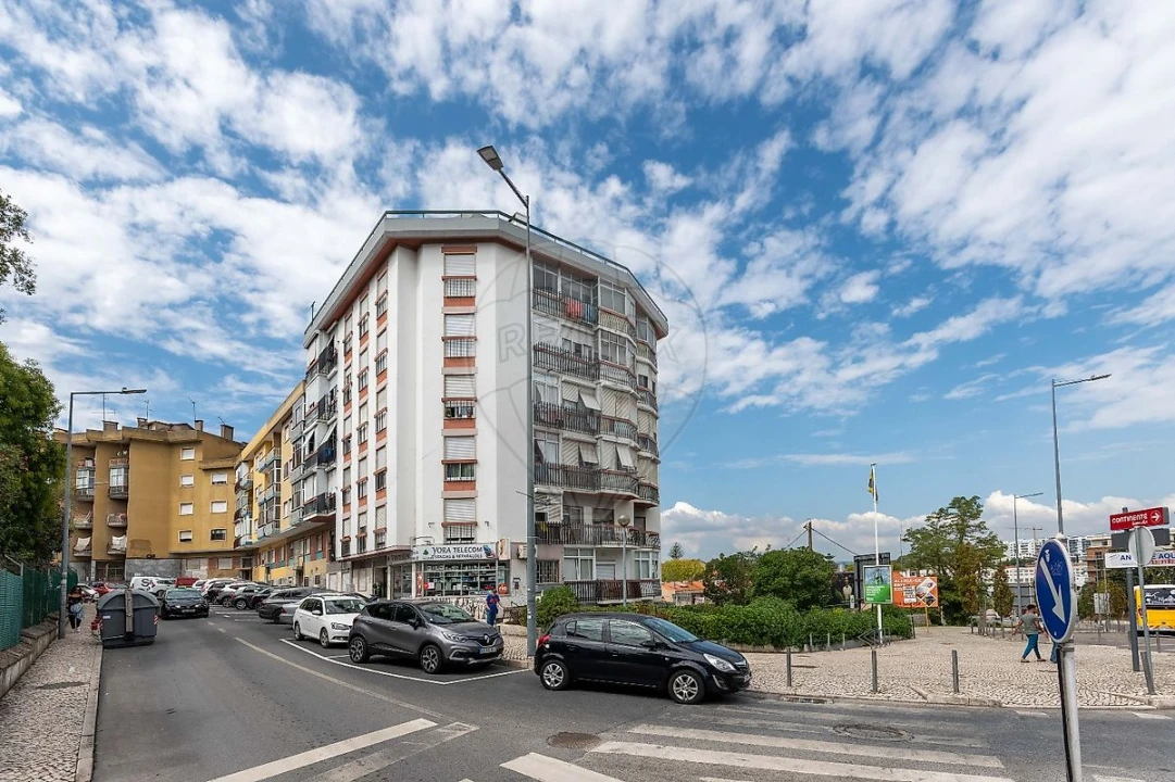 Apartamento T1 para Venda em Sacavém e Prior Velho Foto 6