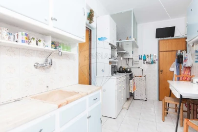 Apartamento T1 para Venda em Sacavém e Prior Velho