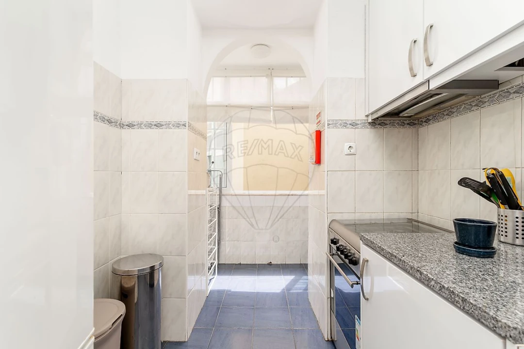 Apartamento T3 para Arrendamento em Santo António Foto 15
