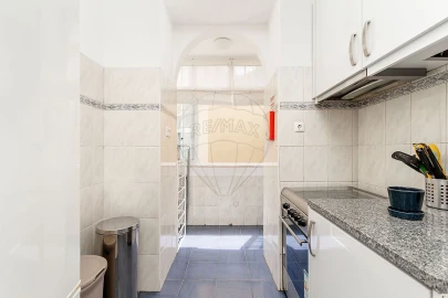 Apartamento T3 para Arrendamento em Santo António