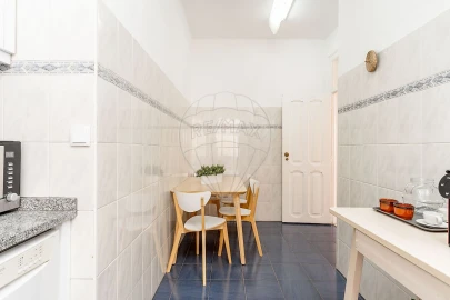 Apartamento T3 para Arrendamento em Santo António
