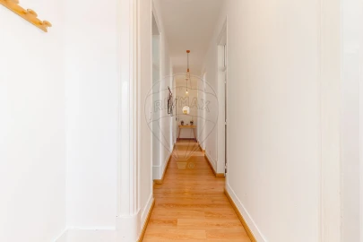 Apartamento T3 para Arrendamento em Santo António