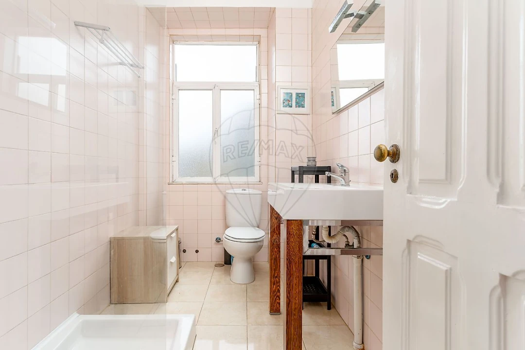 Apartamento T3 para Arrendamento em Santo António Foto 6