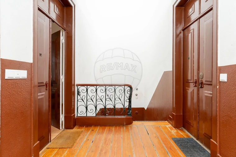 Apartamento T3 para Arrendamento em Santo António Foto 29