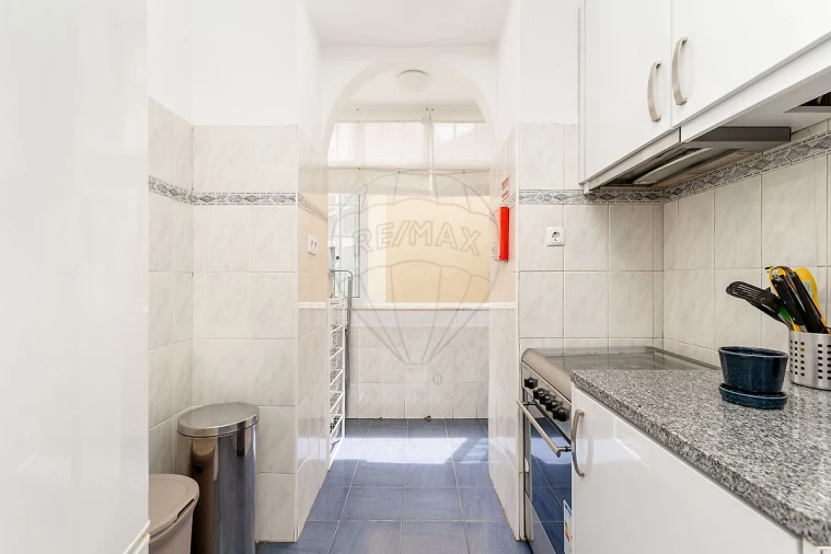 Apartamento T3 para Arrendamento em Santo António Foto 15