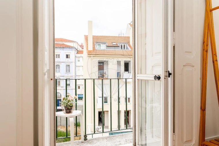 Apartamento T3 para Arrendamento em Santo António Foto 22