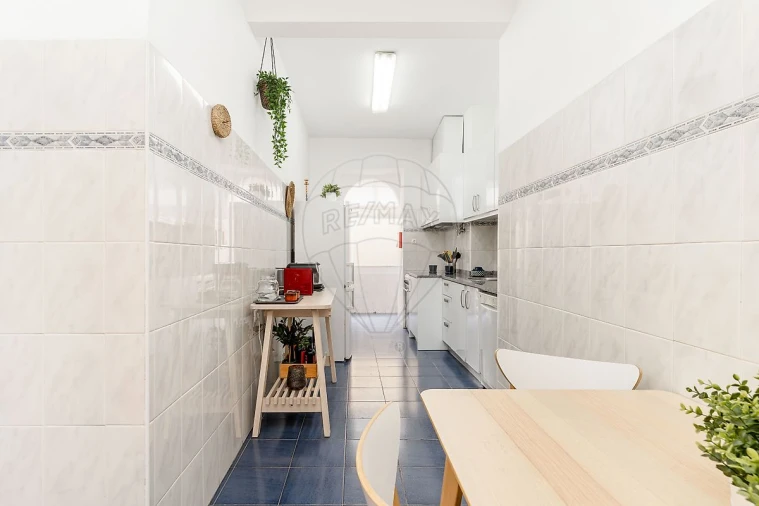 Apartamento T3 para Arrendamento em Santo António Foto 12