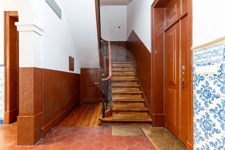 Apartamento T3 para Arrendamento em Santo António Foto 31