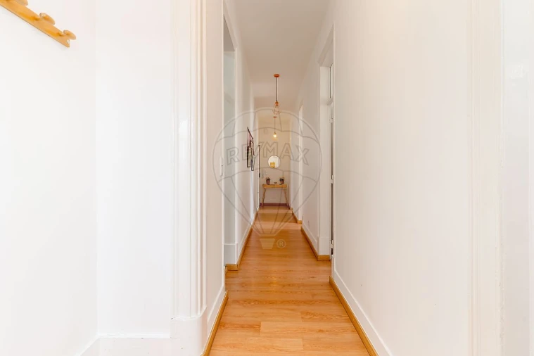Apartamento T3 para Arrendamento em Santo António Foto 18