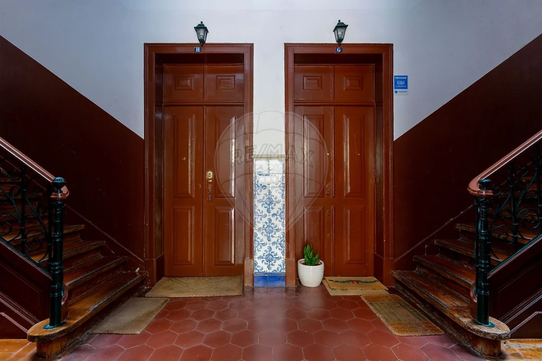 Apartamento T3 para Arrendamento em Santo António Foto 32